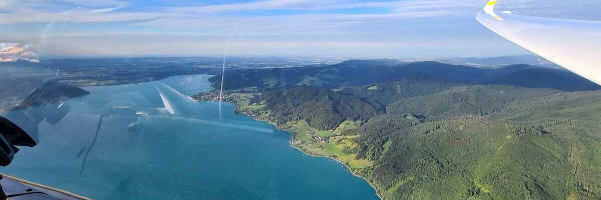Flugwegposition um 16:55:11: Aufgenommen in der Nähe von Gemeinde Weyregg am Attersee, Weyregg am Attersee, Österreich in 1276 Meter